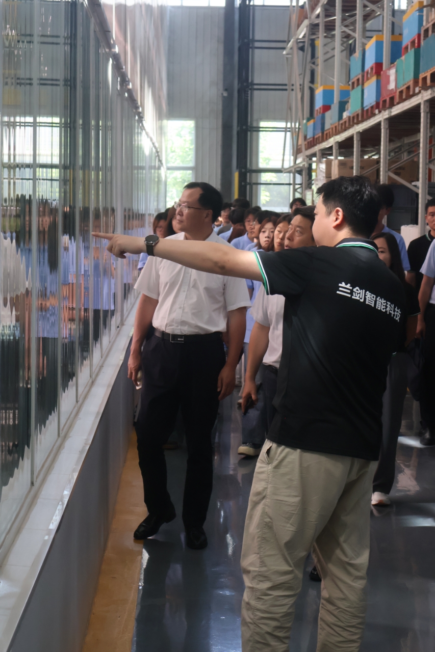走进企业课堂--财经商贸系师生与&ldquo;技能大师&rdquo;吕宜真共赴企业开展现场教学